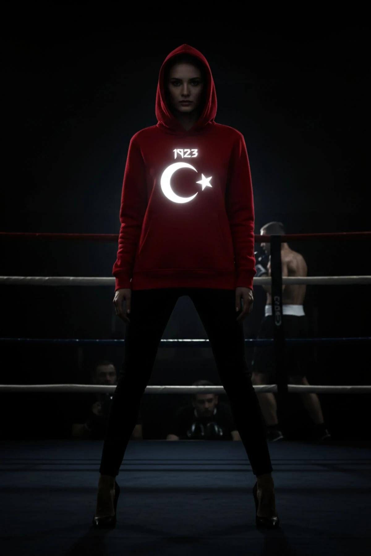 Karanlık ortamda beyaz parlayan reflektör hilal yıldız 1923 ön baskılı kırmızı kapüşonlu sweatshirt