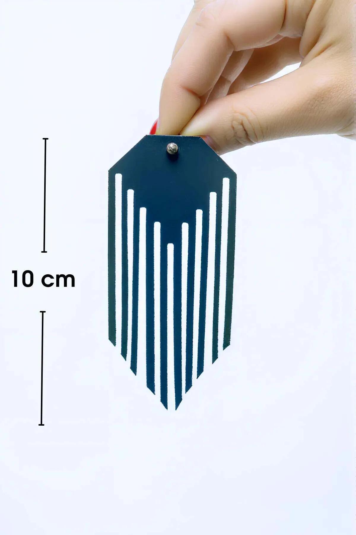 Gümüş taş postlu gökkuşağı reflektör sallantı küpede geometrik altıgen üst bölüm yan görünüm