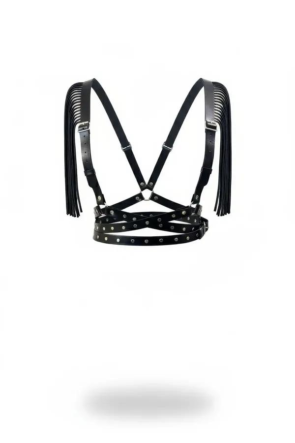 Siyah suni deri püsküllü vücut harness, üçlü gümüş zımbalı bel bandı ve O-halka merkez