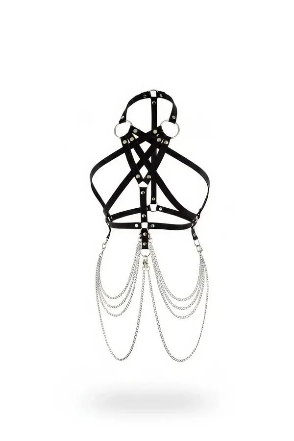 Beyaz zeminde beş sıra sarkıt gümüş zincir ve gümüş O-halkalı siyah suni deri boyundan bağlı vücut harness