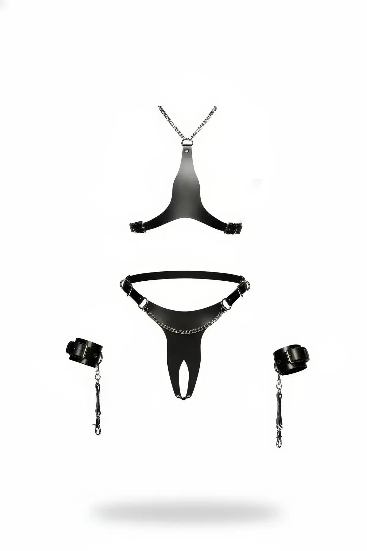 Gümüş zincir süsleme, göğüs paneli, kalça tanga ve iki bilek manşetli siyah suni deri dört parça vücut harness seti düz serili