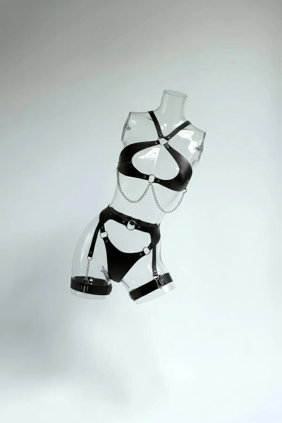 Siyah suni deri tam vücut harness - gümüş göğüs zinciri, O-halka ve uyluk jartiyer askısı