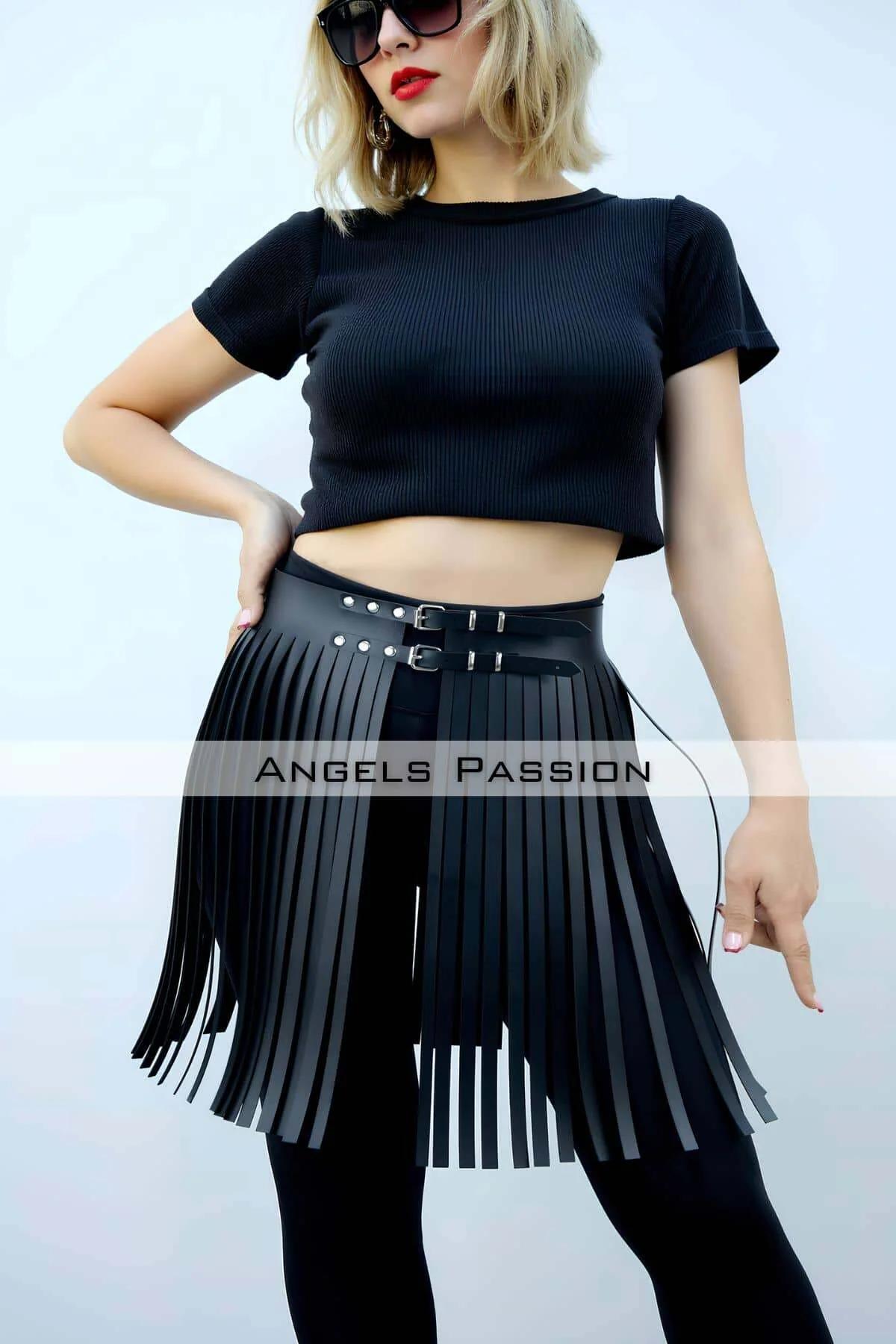 Püsküllü Deri Etek Modeli