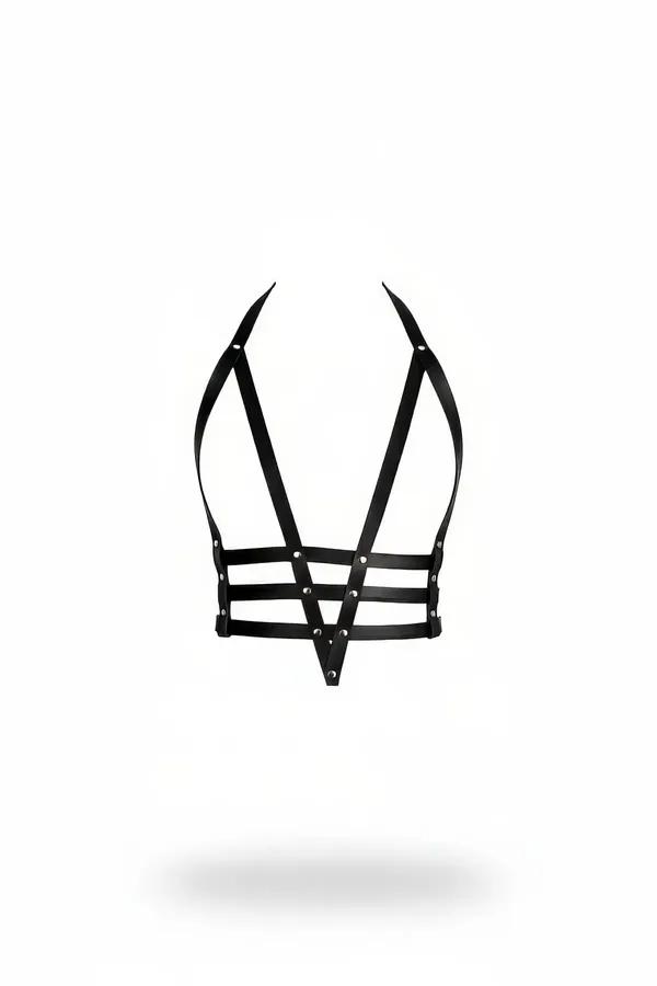 Siyah suni deri harness bralette, gümüş metal zımbalar, halter yaka V-çerçeve ve üç yatay kafes bantları