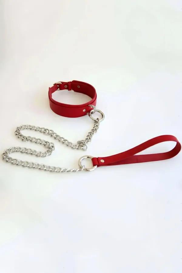 kırmızı vegan deri choker gümüş zincir ve tutamac seti, metal O-halka toka detayı