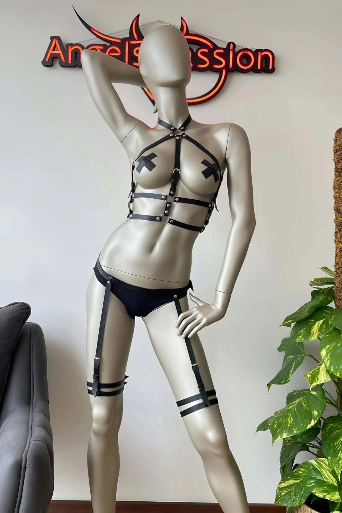 Gümüş tokalı siyah suni deri vücut harness bel ve kalça askı düzeni