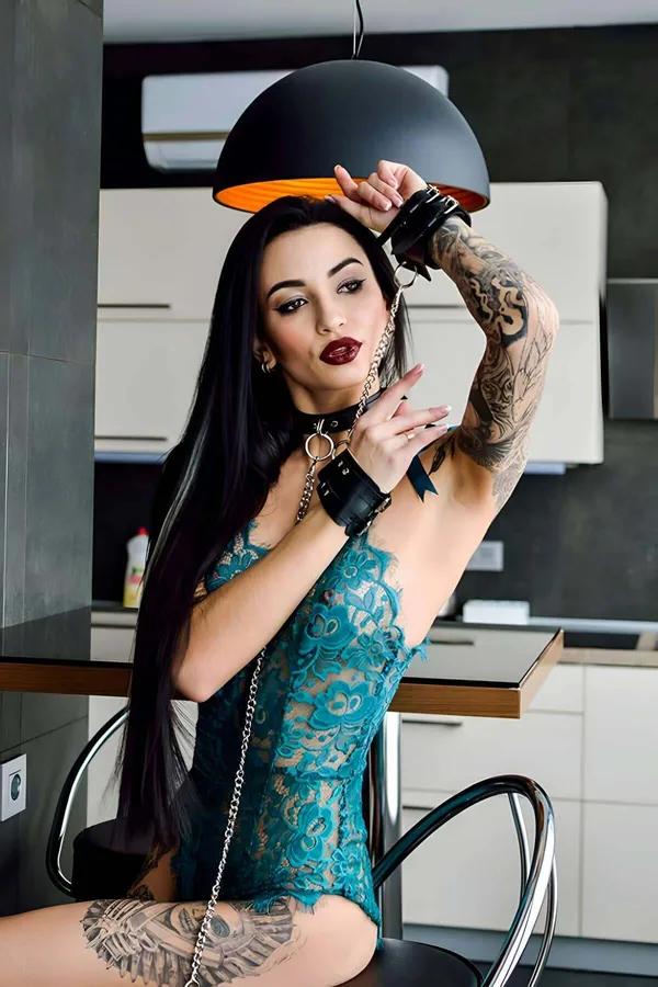 siyah suni deri boyunluk gümüş O-halka ve zincirle bağlı bilek kelepçeleri gotik moda seti