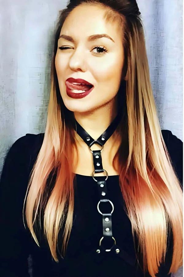 siyah suni deri Y-askılı göğüs harness üç üst üste gümüş O-halka ve perçin zımba göğüste