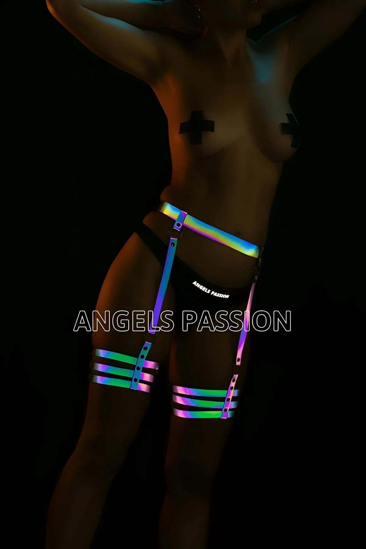 Üçlü bantlı uyluk kafesi ve ayarlanabilir çıtçıt kapamalarla holografik gökkuşağı reflektör bel ve uyluk harness seti