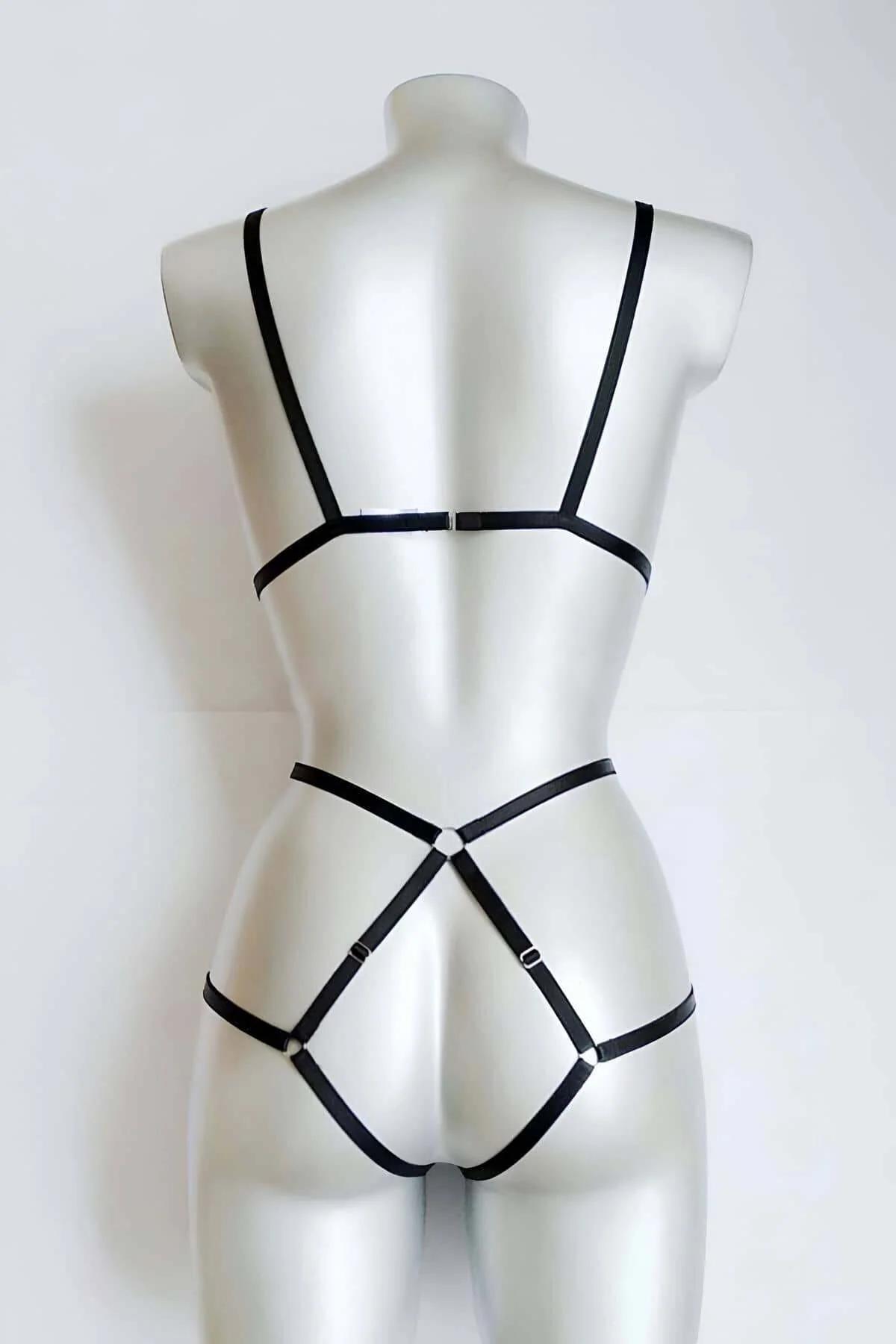 siyah naylon elastik harness göğüs V-çerçeve kafes detayı krom O-halka bağlantı