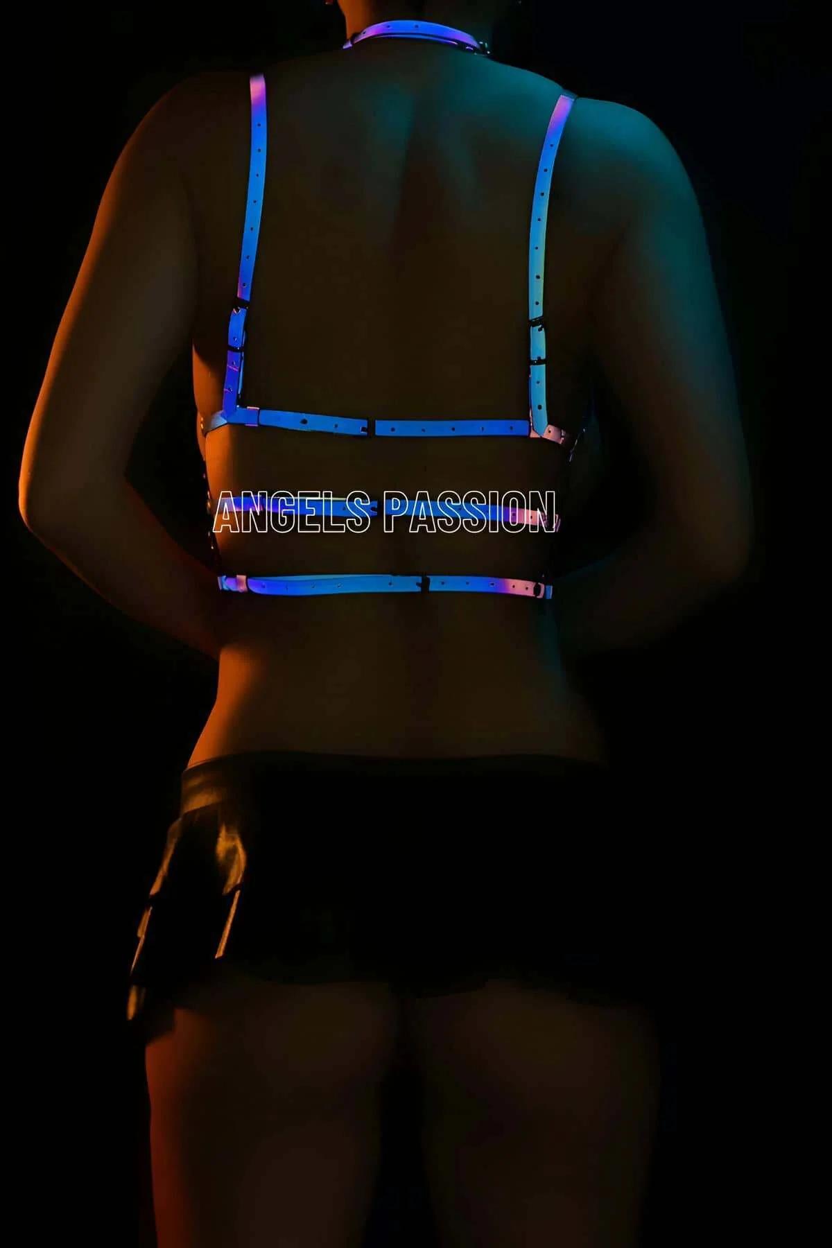 Geometrik çok bantlı reflektör harness bel bandı ve merkezi O-halka yakın çekimi