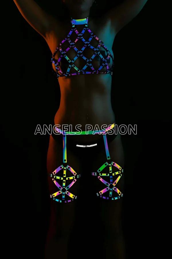 UV ışığında yeşil, mavi, mor parlayan elmas kafes göğüs kafesi ve uyluk parçalı iridescent reflektör tam vücut harness