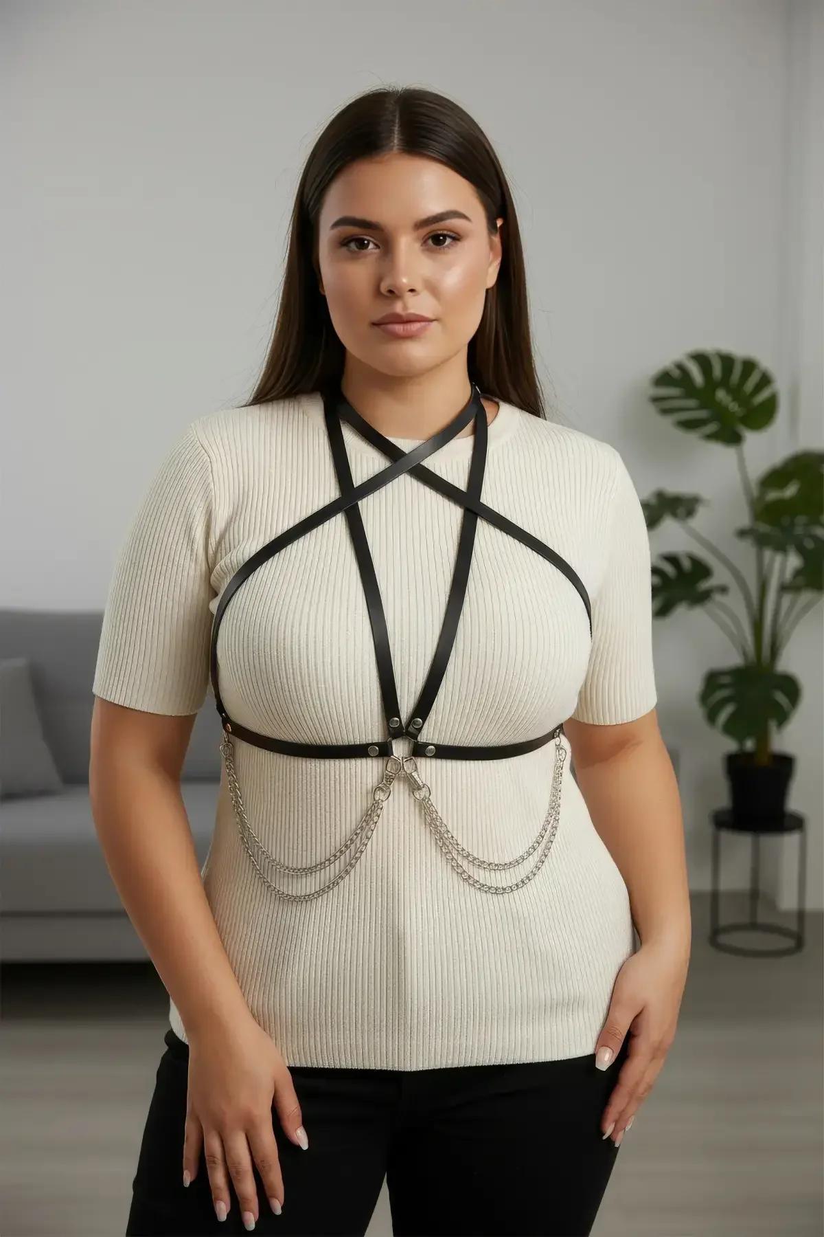 Büyük beden kadın siyah çapraz göğüs harness mavi bodycon elbise kombin sokak stili