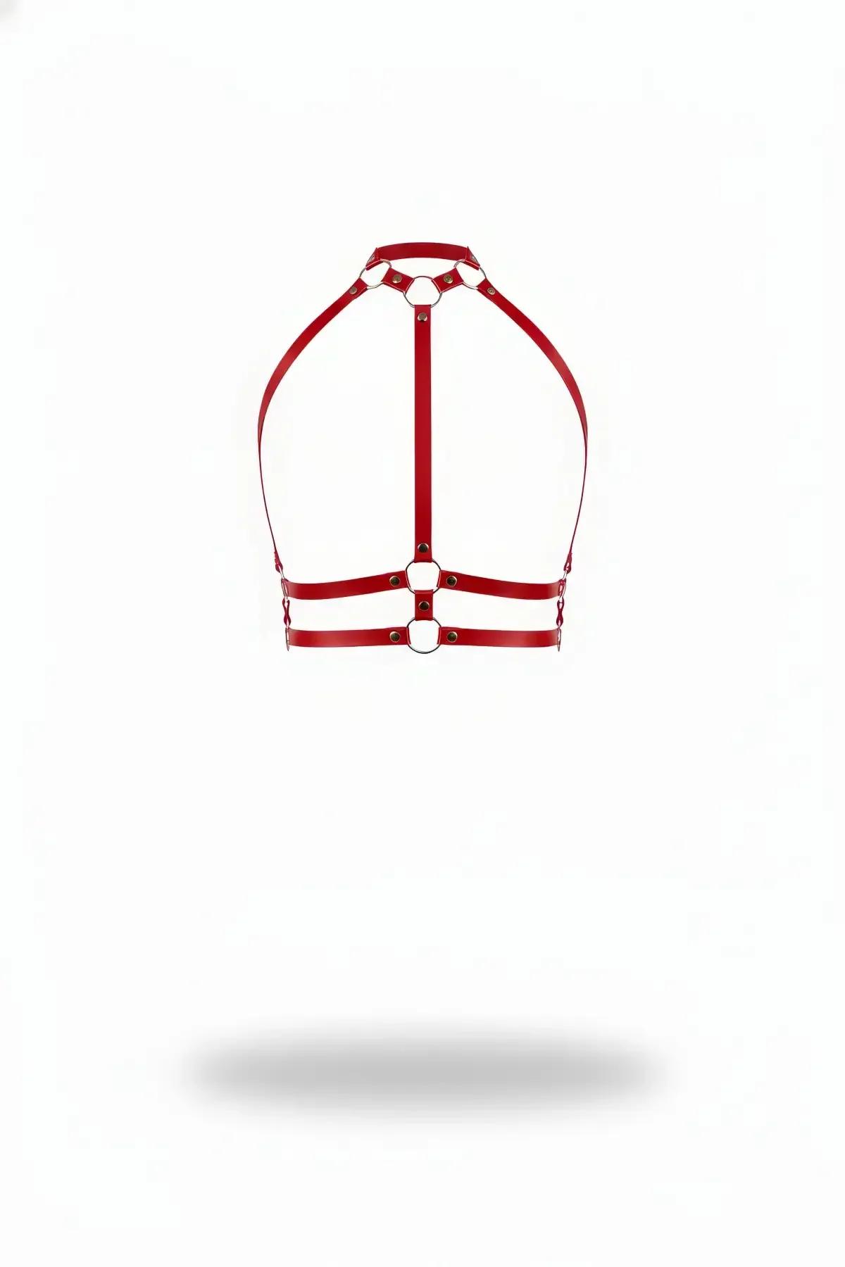 Krom O-halkalı ve çift paralel bustiye altı askılı kırmızı suni deri halter harness, beyaz arka plan