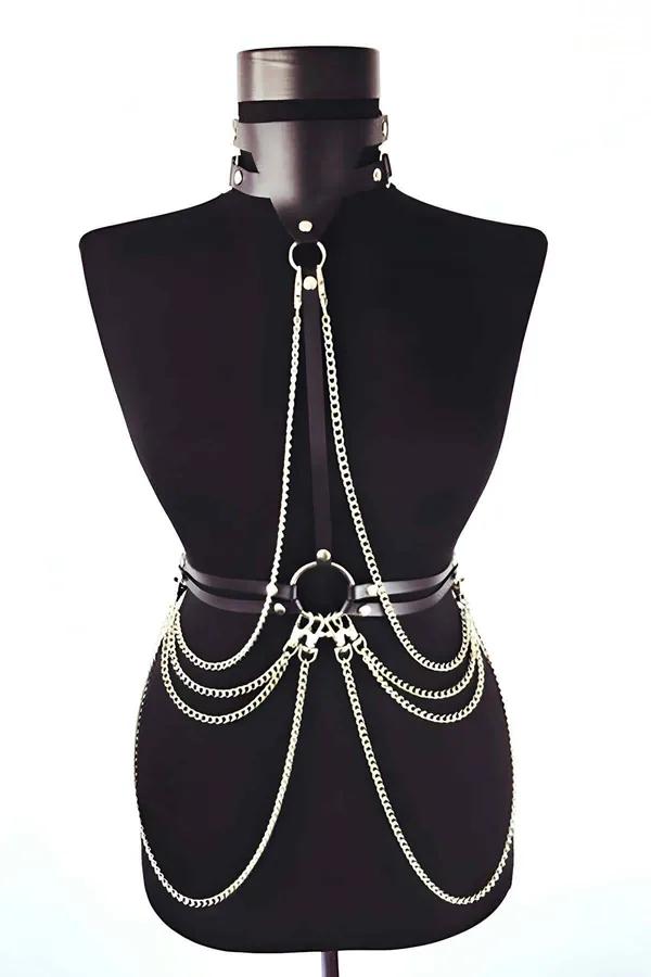 siyah vegan deri zincirli tam vücut harness choker ve belden dökülen altın zincir etek