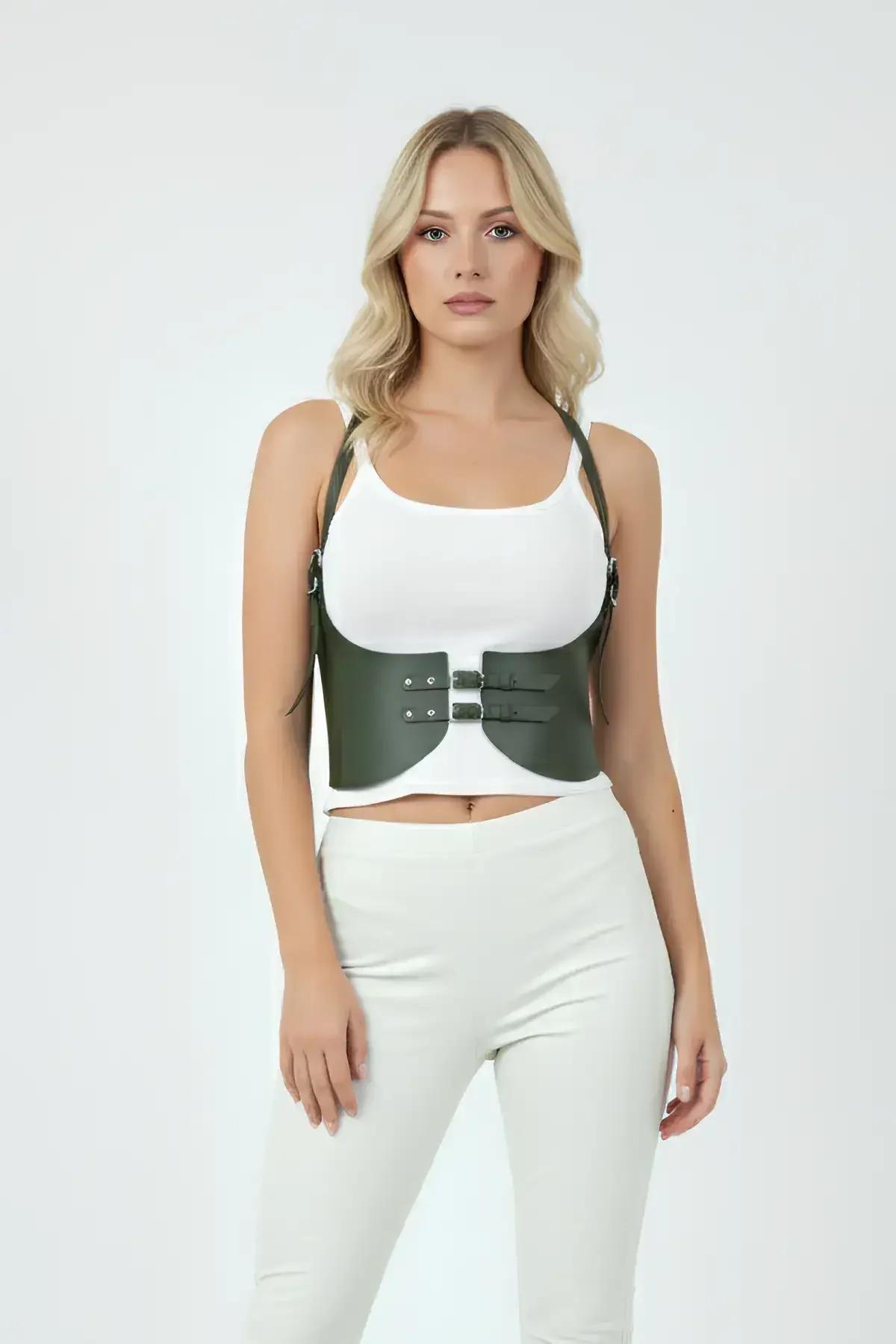 Yeşil suni deri underbust korse arka görünüm, tek omuz ankraj askısı detayı