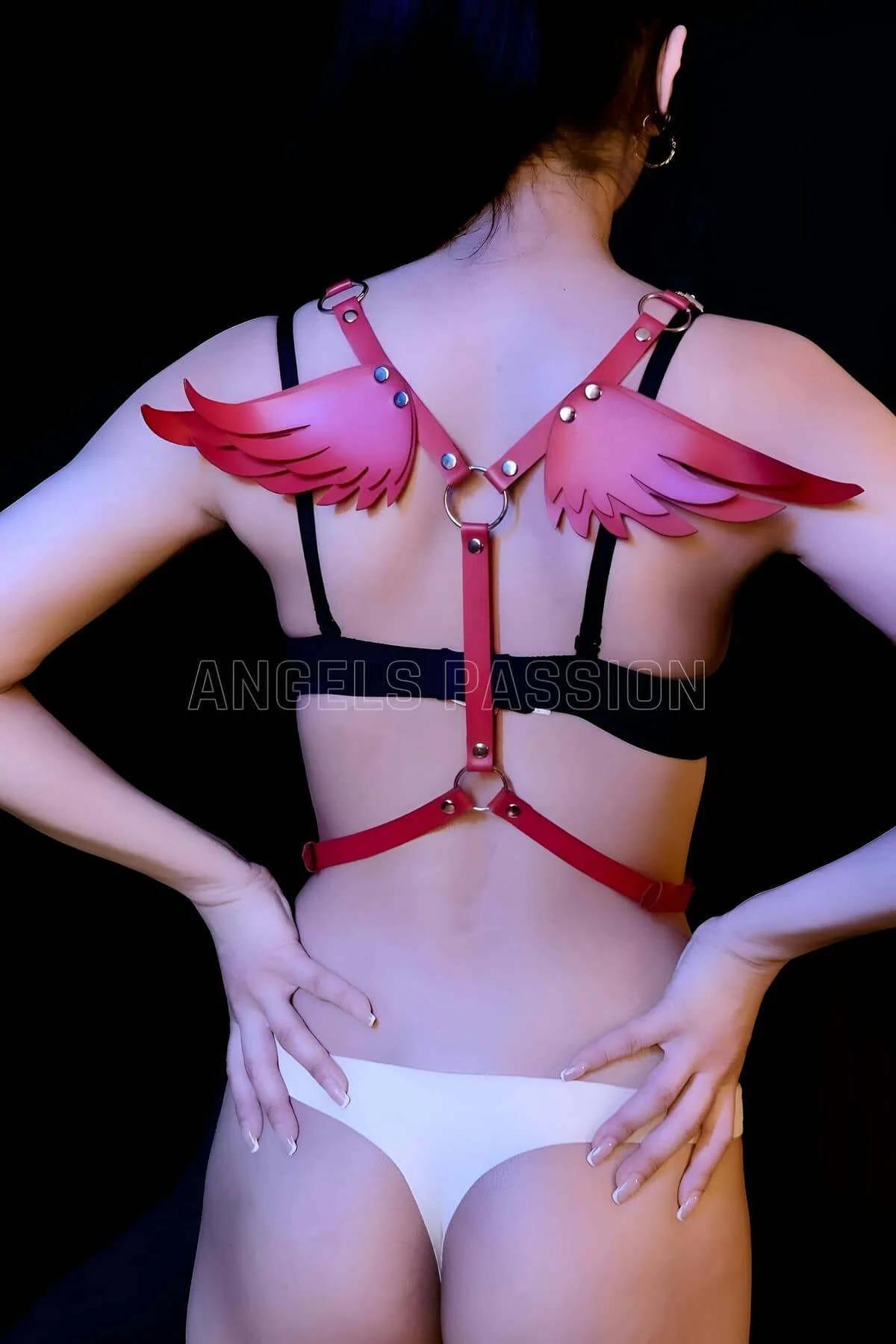 kırmızı kanat harness yan açı omuz genişliği 18 cm katmanlı deri dilim