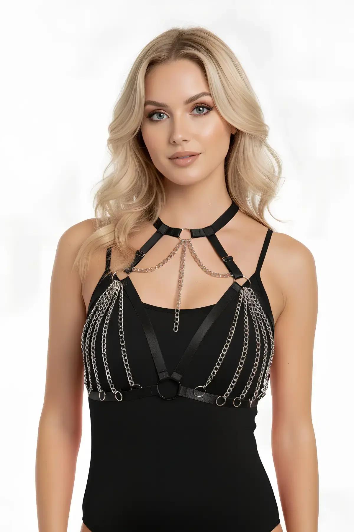 Gümüş donanımlı siyah suni deri vücut harness üzerinde ayarlanabilir omuz kaydırıcı tokaları
