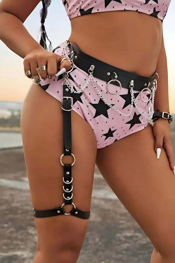 Modelde gümüş O-halkalı ve çıkarılabilir uyluktandan bileğe bacak askılı siyah suni deri bel zinciri harness