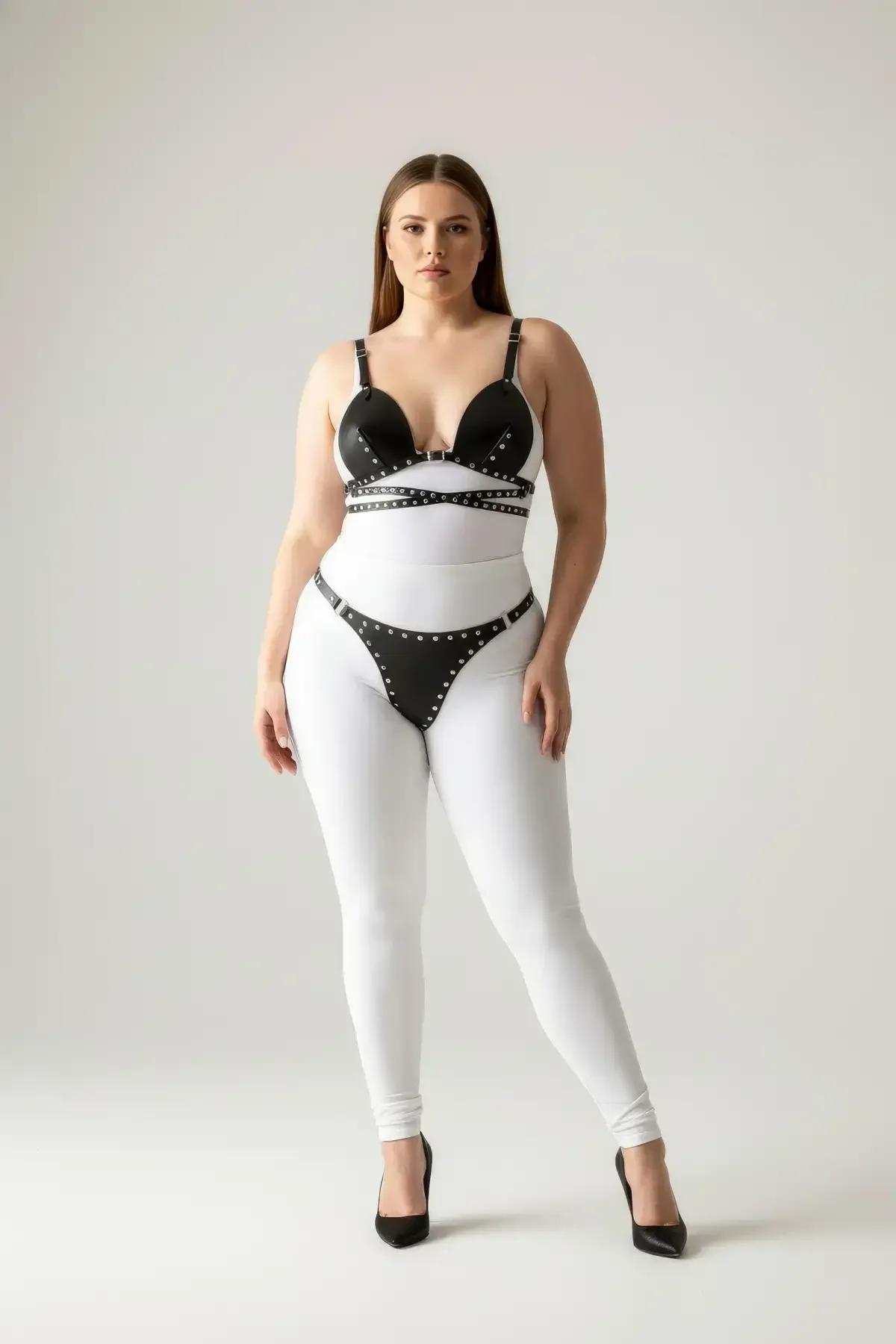 Ayarlanabilir bel bandında gümüş zımba perçinli siyah PU deri tanga harness