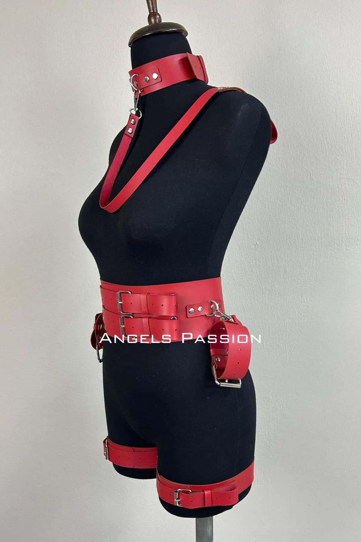 Kelepçeli Şık Deri Harness Takım, Kadın Fantezi Giyim - APFT869