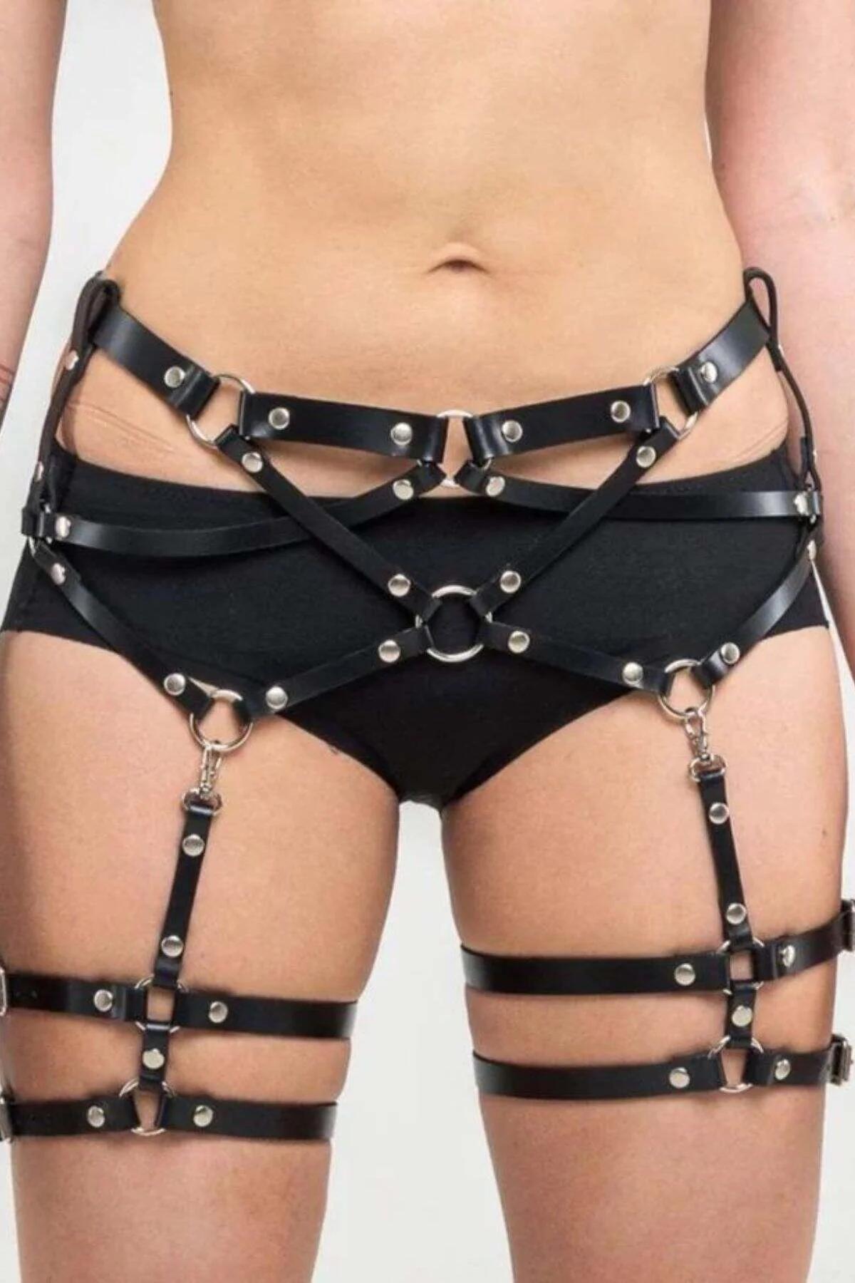 Siyah Suni Deri Bacak Harness Aksesuar Jartiyer Detaylı