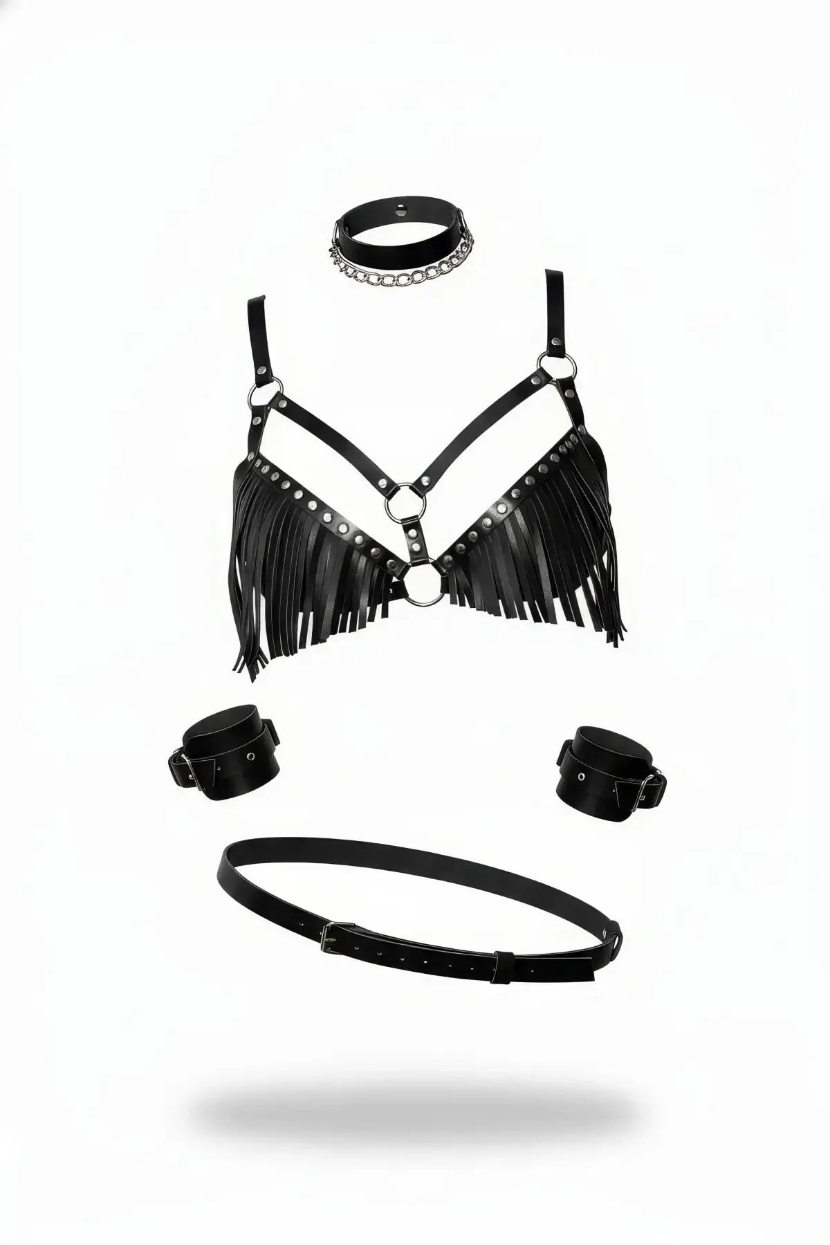 Siyah suni deri püsküllü harness bralette set, gümüş zincirli çoker, bel kemeri ve iki bilek manşeti düz yayılım