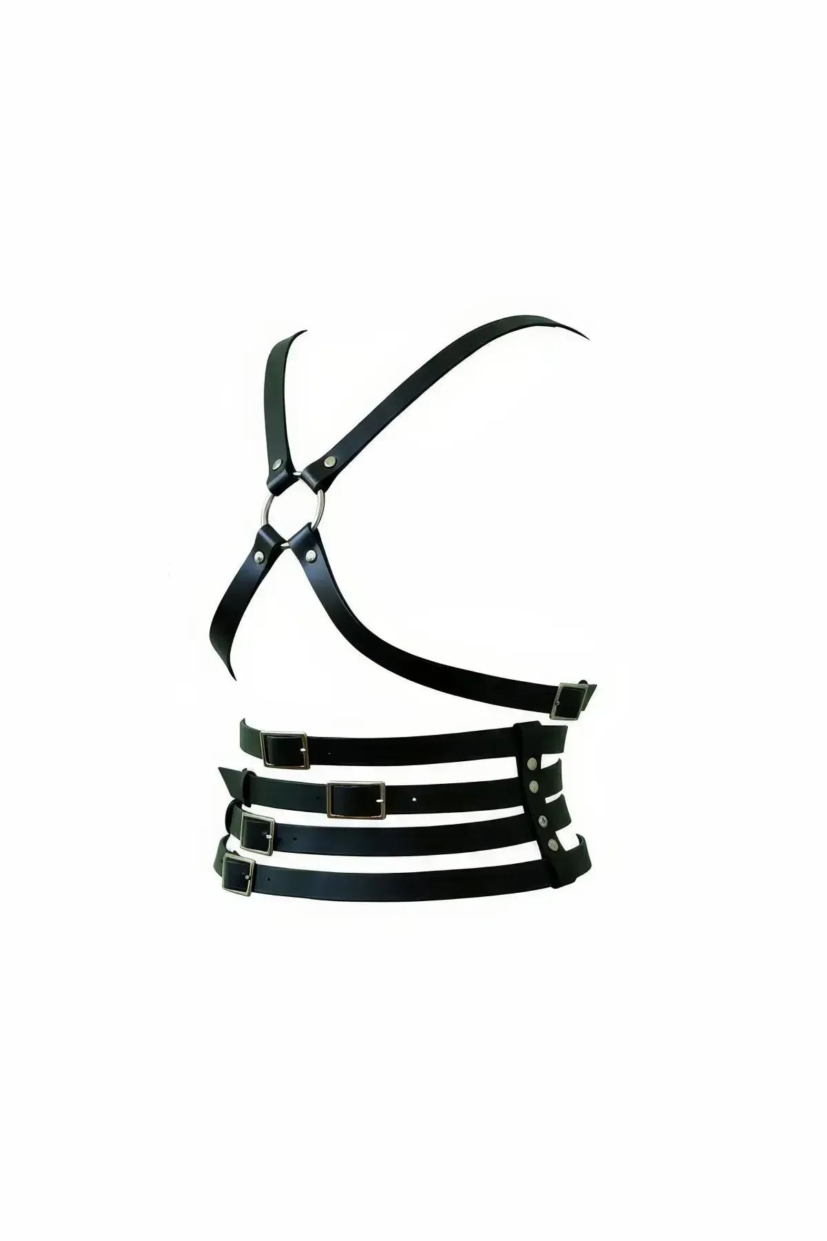 Siyah suni deri X-arka göğüs harness, dört askılı waspie beli ve gümüş tokalar, yan açılı ürün görünümü