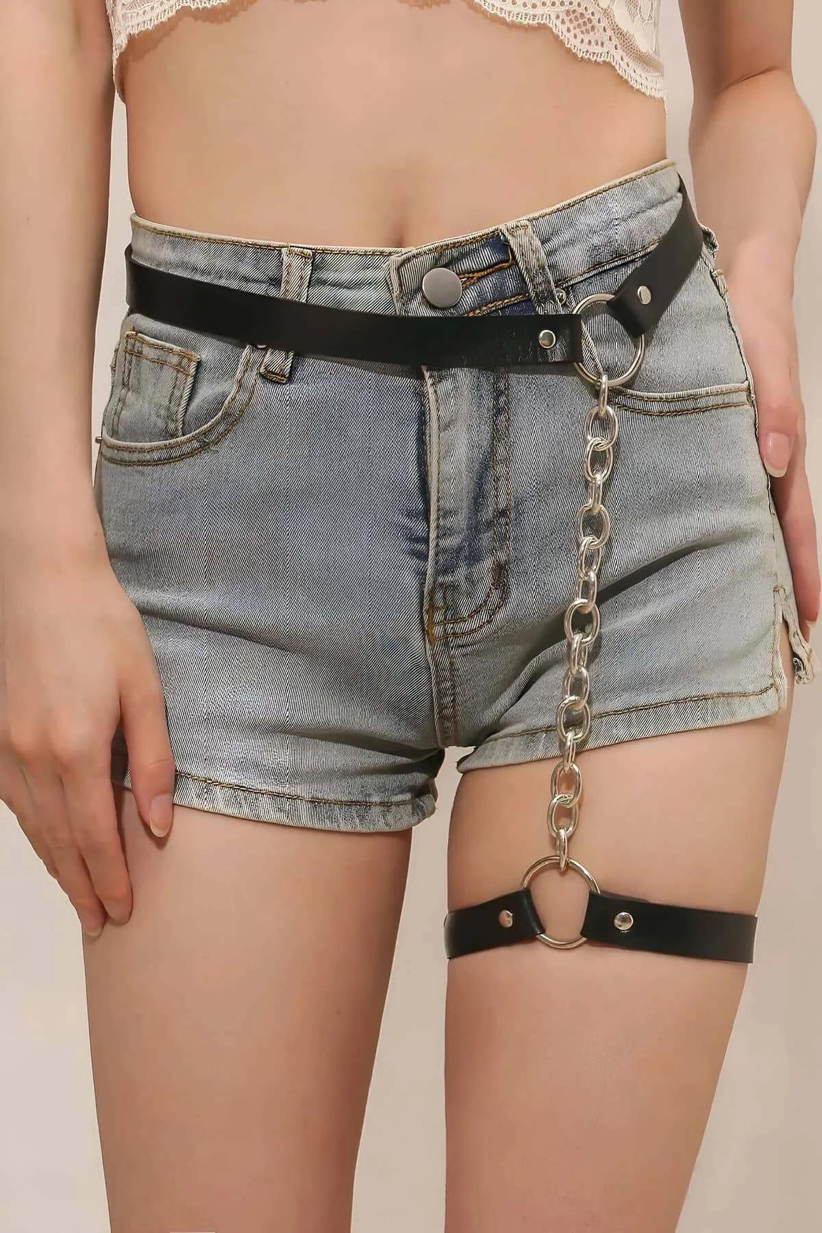 Siyah suni deri bel harness çıtçıt zımba kapama ve gümüş O-halka detayı
