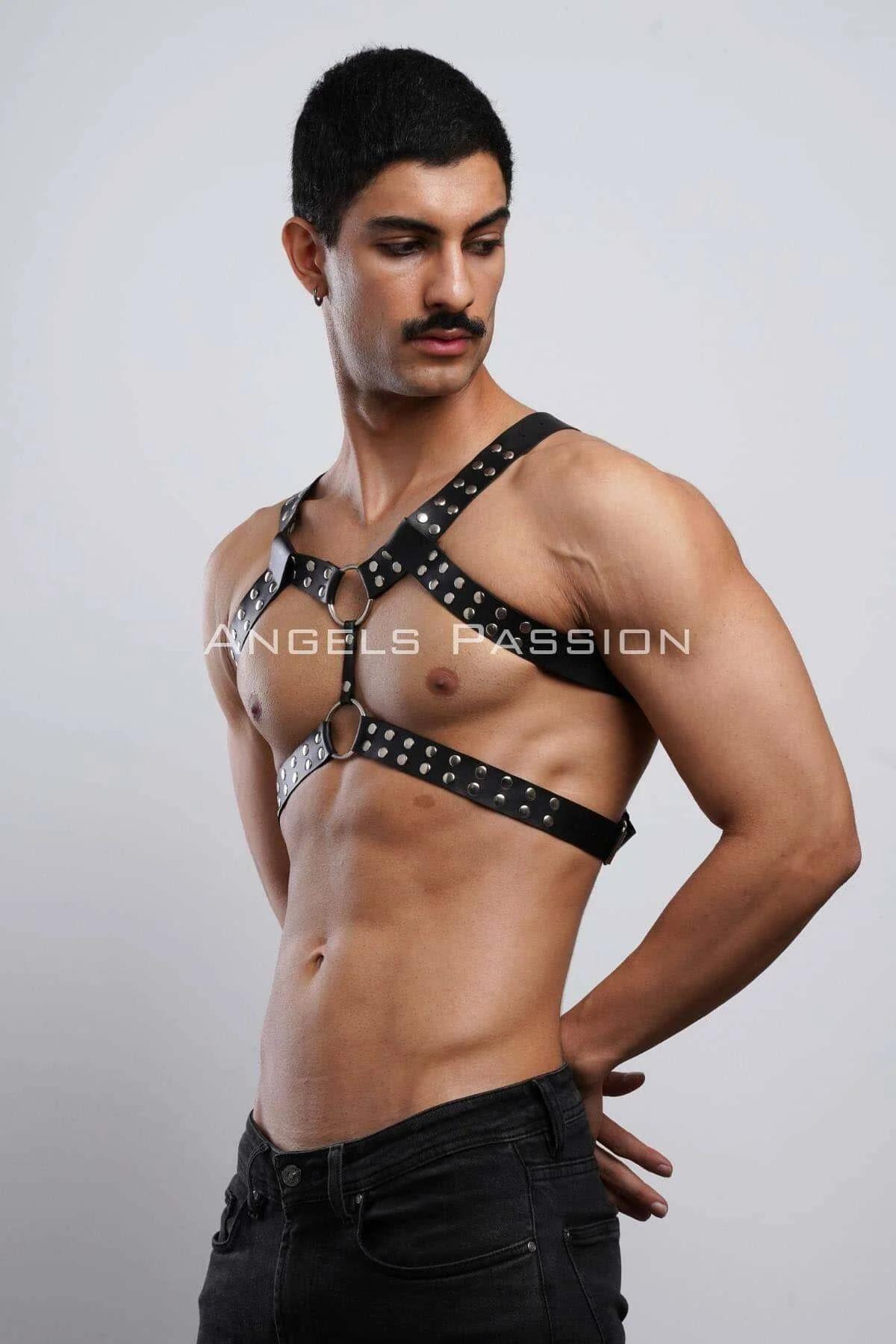 Ayarlanabilir tokalı siyah PU deri vücut harness X-çapraz bant deseni, ön görünüm