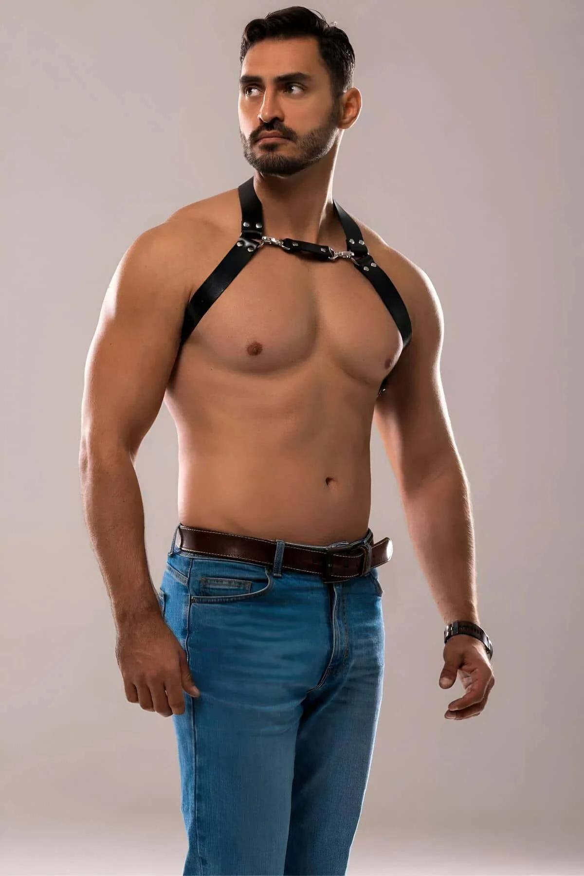çift bantlı siyah erkek harness gümüş zincir merkez bağlantı noktası detay