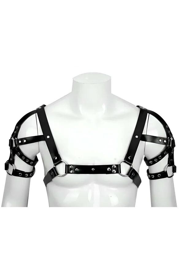 Mankende ayarlanabilir kol manşet askıları ve gümüş O-halka donanımlı siyah suni deri vücut harness