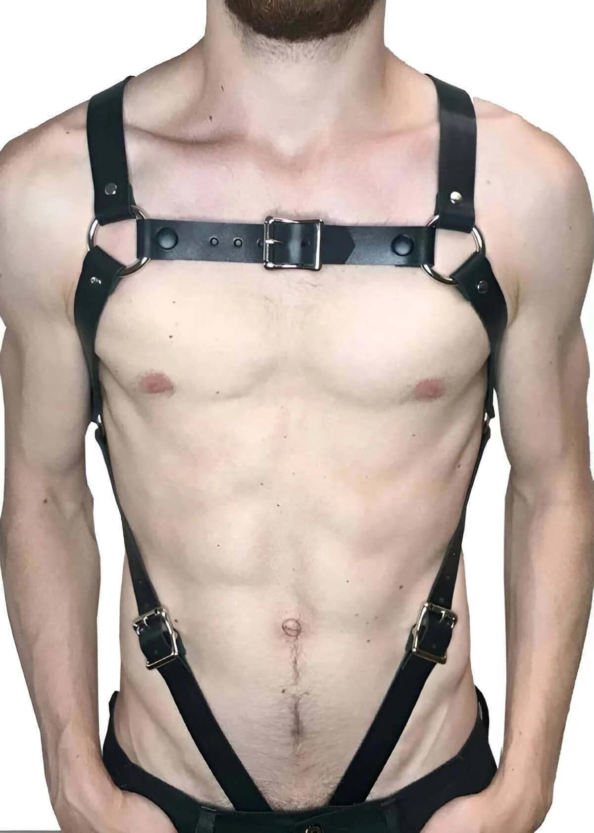 Siyah suni deri vücut harness omuz askısı ve göğüs panel konfigürasyonu