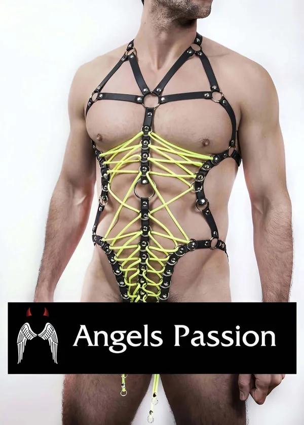 Erkek fantazi lastik harness siyah vegan deri ve neon sarı çapraz elastik kordon gümüş O-halka perçinli tam vücut tasarım