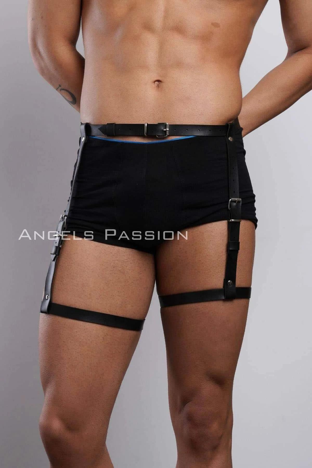 Dikey bağlantı bandı ve çıtçıt perçinli siyah bacak harness uyluk bandı yan görünüm