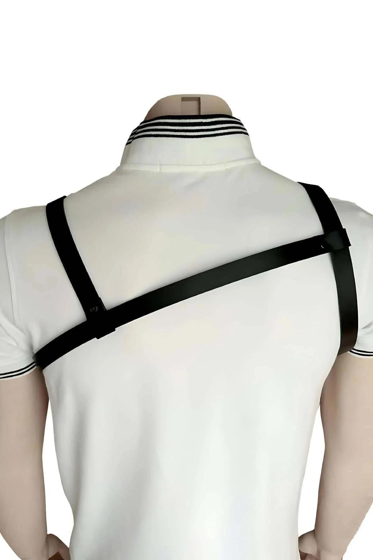 Erkekler için siyah tek omuz moda harness göğüs merkezinde O-halka detayı