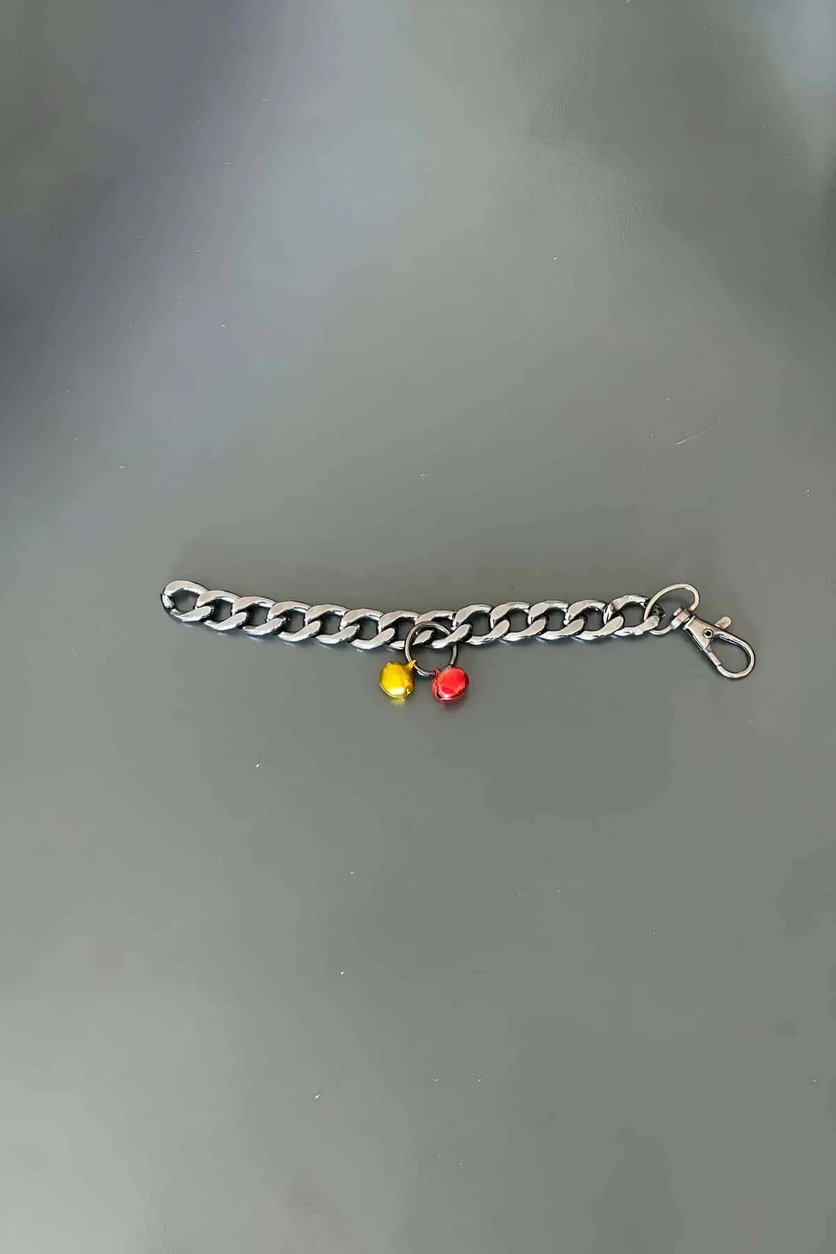 gümüş metal kalın zincir kedi çokeri ıstakoz klip detayı